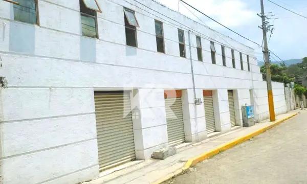 Bodega Comercial de 600 m² de Construcción + 400 m² de Patio de Maniobras