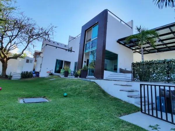 D Casa en Venta en Tequesquitengo Morelos