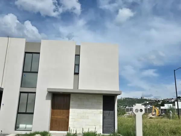 CASA EN VENTA EN FRACCIONAMIENTO, TEJEDA, CORREGIDORA, QUERÉTARO