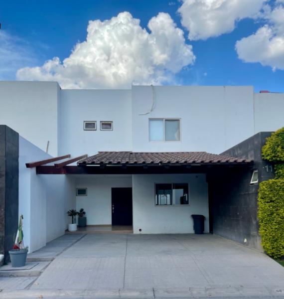 Hermosa Casa en el Country Club
