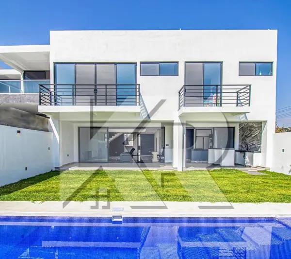 En Venta Moderna Casa Sola en El Exclusivo Fraccionamiento Corinto Residencial Dentro de Burgos