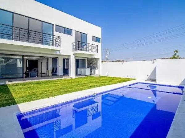 D Casa Nueva, Amplia Moderna y Muy Segura en Burgos Corinto