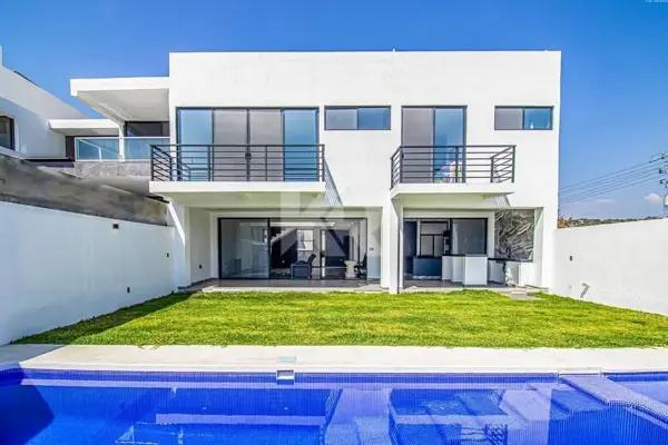 Casa en Venta en Temixco Morelos en Fraccionamiento Burgos con Seguridad Las 24 Horas