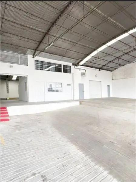 Bodega Dentro de un Parque Industrial con Seguridad y Patio de Maniobras $35,000 Mxn