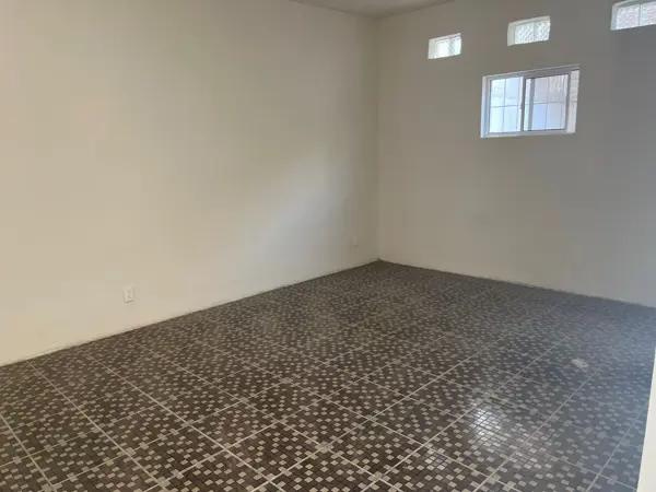 RENTA LOCAL COMERCIAL CON DEPARTAMENTO