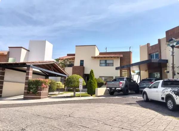 Casa en Venta en Privada con Cocina Equipada en Colinas del Bosque, Corregidora, Qro. Casa en Venta en Privada con Cocina Equipada en Colinas del Bosque, Corregidora, Qro.