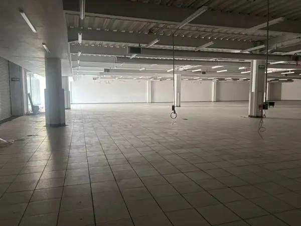 D Local Comercial de 4800 m² en Venta y Renta, Cuernavaca Centro 3 Niveles Elevador Escaleras Eléc