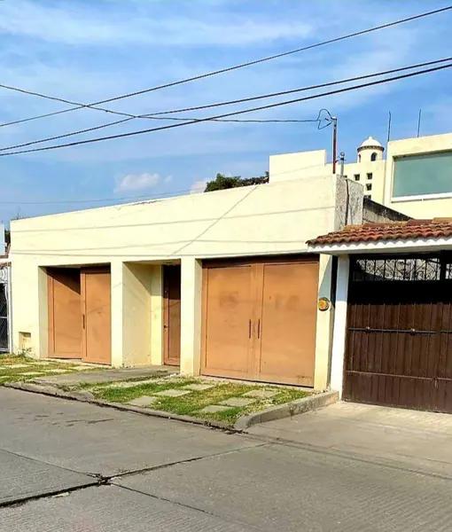 D Casa con 3 Recámaras en Venta, 373 m² de Terreno en Fraccionamiento Las Fincas