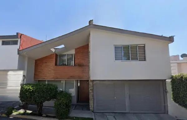 Casa en Remate Bancario en Puebla, Anzures, Ideal para Residencia Familiar