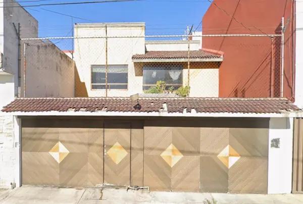 Casa en Renta en Valle Dorado, Puebla: 3 Recámaras, Cerca de Servicios Clave
