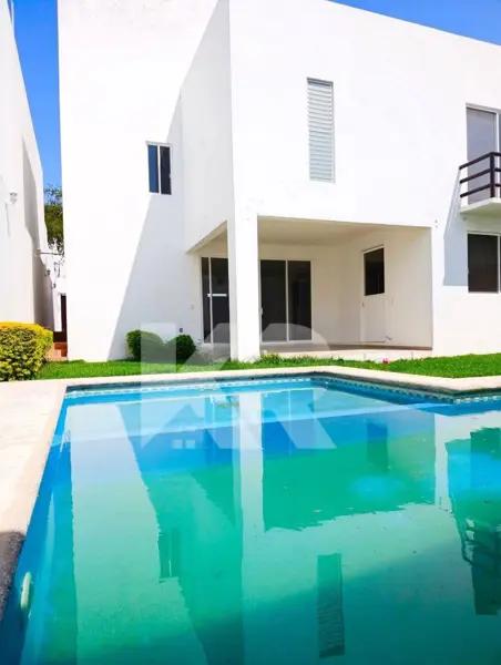 Casa Dentro del Fraccionamiento Burgos Bugambilias, Venta $8,600.000 Mxn y Renta en $31,000
