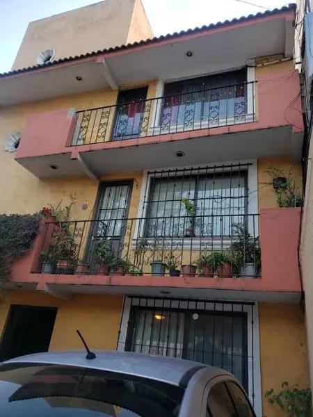 AMPLIO DEPARTAMENTO EN VENTA