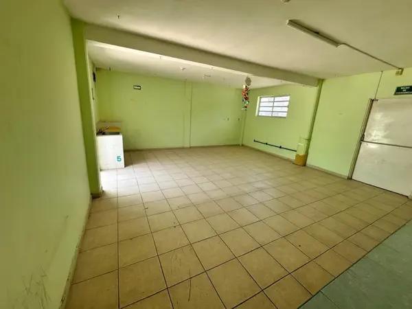 Excelente oportunidad para negocio, locales comerciales, bodegas, etc.