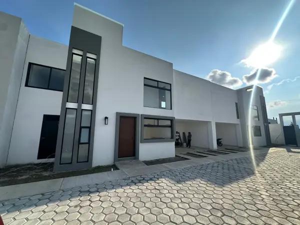Casa en Venta por Parque Loro Casa en Venta por Parque Loro