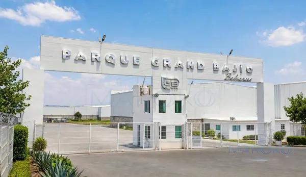 Bodega industrial en venta 1,437 m² construcción · rampa elevada para tráiler