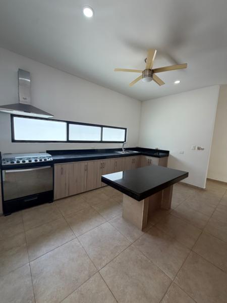 Casa de una planta en venta en privada Residencial La Rejoyada, Mérida