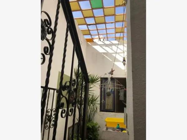 VENTA - CASA EN SAN JUAN DE GUADALUPE