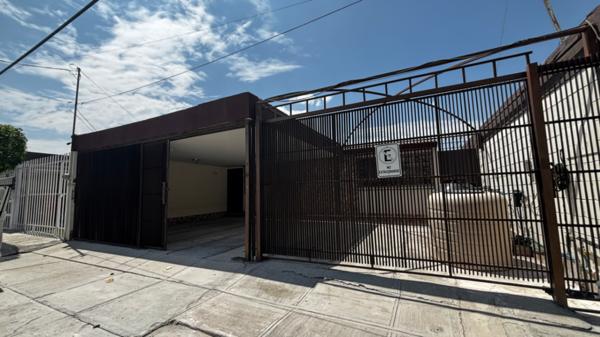 CASA EN RENTA DE UN PISO EN AMPLIACION LOS ANGELES