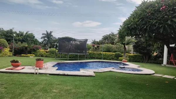 RENTA FIN DE SEMANA, CUATRO RECÁMARAS, AMPLIO JARDIN.