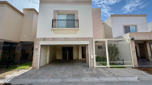 Casa en renta en CERRADA IBERO / circuito privado al norte de Torreón