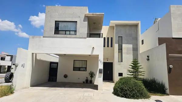 Casa en renta en Privanzas del Campestre "Sao Paulo"