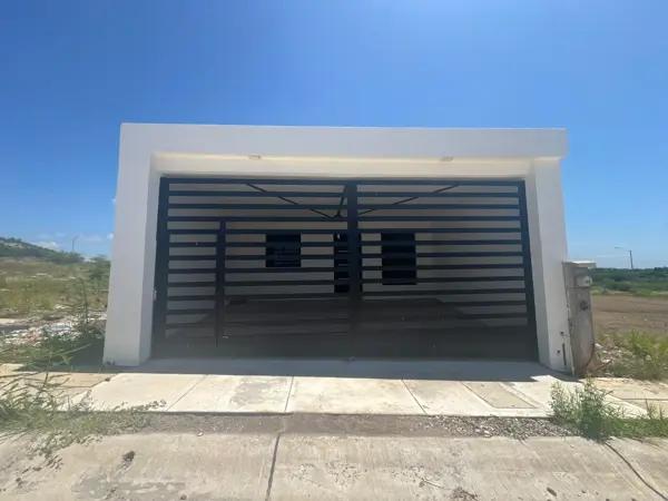 CASA SIN MUEBLES EN RENTA – VISTA HERMOSA