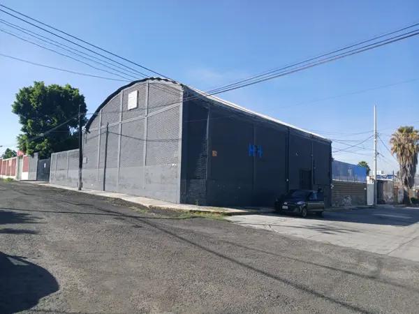 Renta  de bodega para comercio o industrai