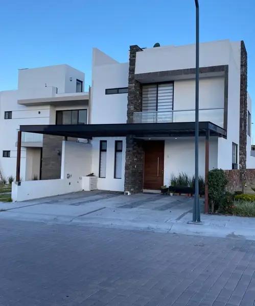 CASA EN RENTA EN FRACCIONAMIENTO CAÑADAS DEL ARROYO