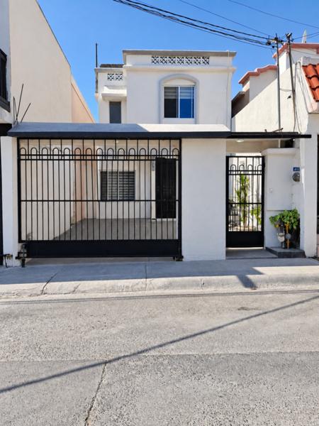 Casa en venta en Jardines de Santa Catarina, Santa Catarina, Nuevo León