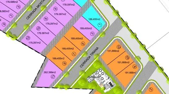 Venta de lote de terreno en Lomas Cascata, Parque Balcanes frente a casa Club.