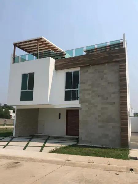 EN RENTA | CASA CON ALBERCA EN RESIDENCIAL VILLA BRISA | $35,000