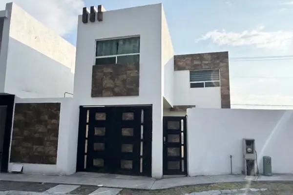 Casa Amueblada en RENTA en Bonterra