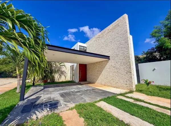 CASA EN VENTA, PRIVADA NORTEMERIDA
