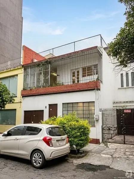 CASA CON USO DE SUELO EN RENTA, EN DEL VALLE NORTE