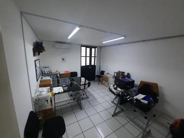 Oficina en renta en Las Rosas con servicios incluidos