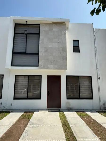 Casa en Renta en Alteza Residencial, Celaya - Amplia y Bien Ubicada