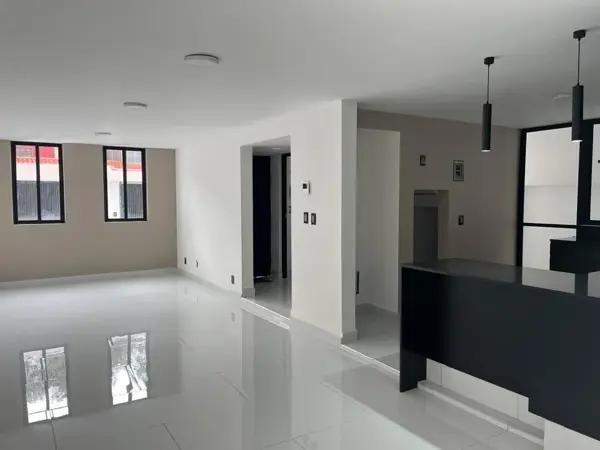 Casa en VENTA totalmente remodelada en la 1ra Sección de Lomas Casa en VENTA totalmente remodelada en la 1ra Sección de Lomas