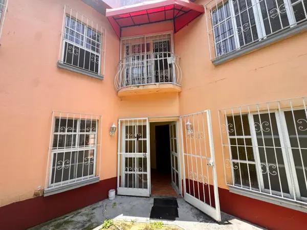 Casa en venta en Cuernavaca Zona Norte 4 recámaras y estudio