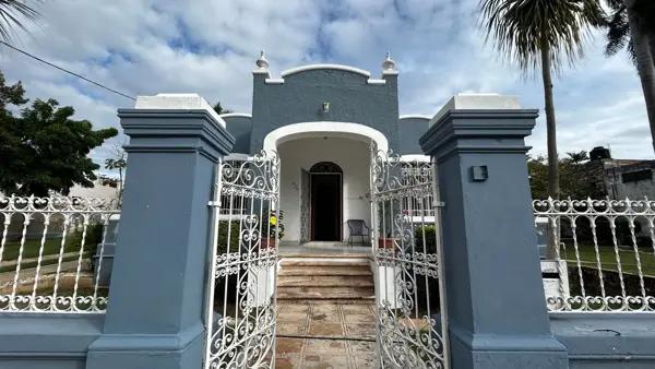 Casona en el Centro de Mérida, Amplio Terreno