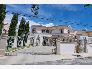 Casa en VENTA en Parques de la Cañada Casa en VENTA en Parques de la Cañada