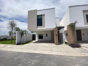 Casa en venta en La Rioja Residencial, Torreón, Coahuila de Zaragoza Casa en venta en La Rioja Residencial, Torreón, Coahuila de Zaragoza