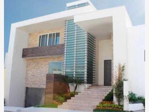 Casa en venta en Zona Fuentes del Valle, San Pedro Garza García, Nuevo León Casa en venta en Zona Fuentes del Valle, San Pedro Garza García, Nuevo León