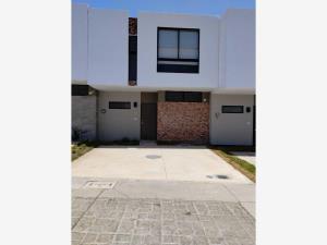 Casa en venta en El Paraíso, Tlajomulco de Zúñiga, Jalisco Casa en venta en El Paraíso, Tlajomulco de Zúñiga, Jalisco