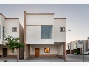 Casa en venta en Las Lomas, Torreón, Coahuila de Zaragoza Casa en venta en Las Lomas, Torreón, Coahuila de Zaragoza