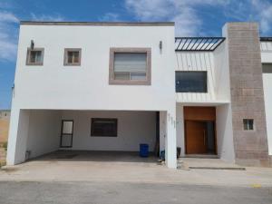 Casa en venta en Residencial Frondoso, Torreón, Coahuila de Zaragoza Casa en venta en Residencial Frondoso, Torreón, Coahuila de Zaragoza