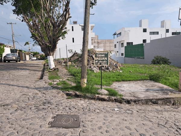 HERMOSO TERRENO EN ESQUINA CON TOMA DE AGUA EN FRACCIONAMIENTO CERRADO CON VIGILANCIA HERMOSO TERRENO EN ESQUINA CON TOMA DE AGUA EN FRACCIONAMIENTO CERRADO CON VIGILANCIA