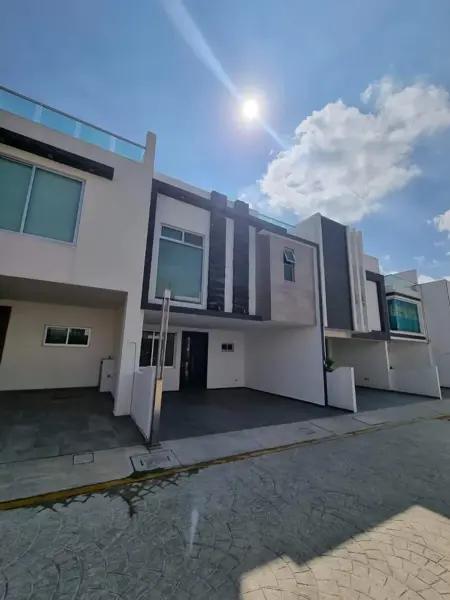 Casa en venta en Cuatro Caminos, Cuautlancingo, Puebla Casa en venta en Cuatro Caminos, Cuautlancingo, Puebla