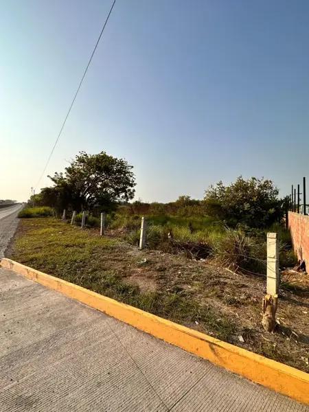 Terreno en Venta para Actividades Productivas en Colinas de Santa Fe, Veracruz Terreno en Venta para Actividades Productivas en Colinas de Santa Fe, Veracruz