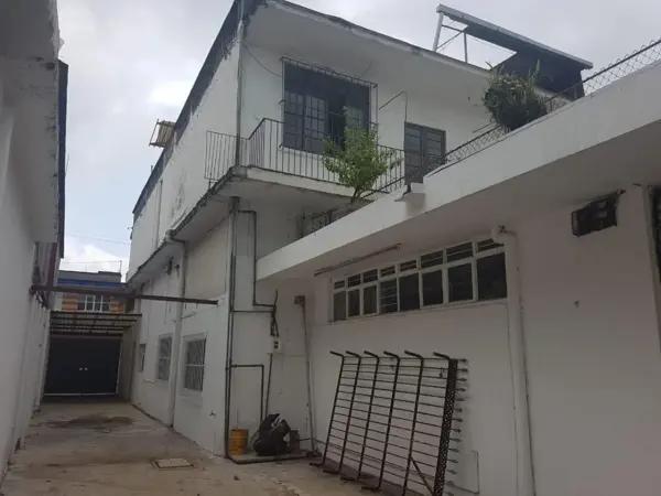 Casa en venta, dos niveles y local comercial en Centro de Córdoba Casa en venta, dos niveles y local comercial en Centro de Córdoba