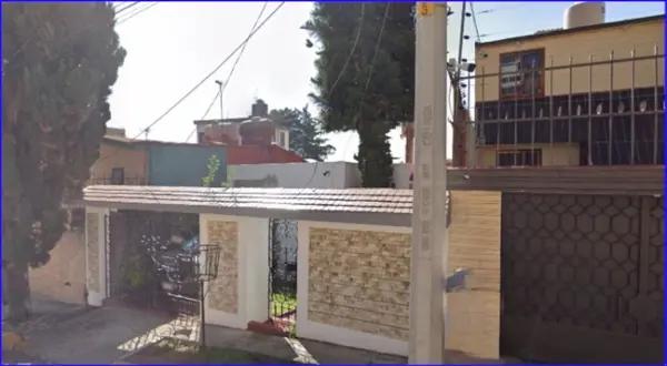 Casa en Venta en Los Pirules, Tlalnepantla de Baz, Recuperación Bancaria Casa en Venta en Los Pirules, Tlalnepantla de Baz, Recuperación Bancaria